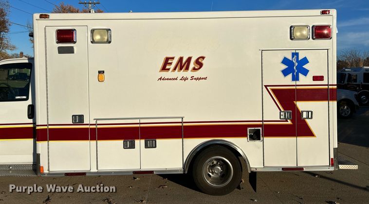 image for item NR9442 2013 Chevrolet Express 4500  ambulance