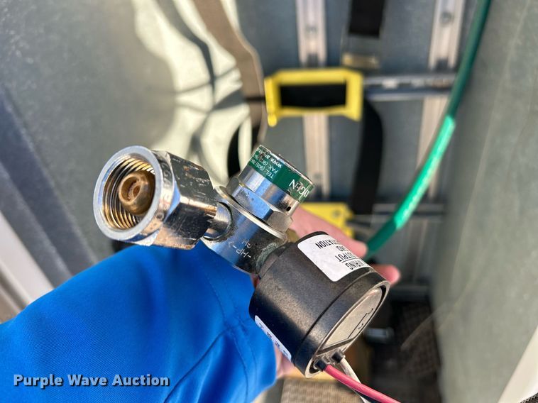 image for item NR9442 2013 Chevrolet Express 4500  ambulance