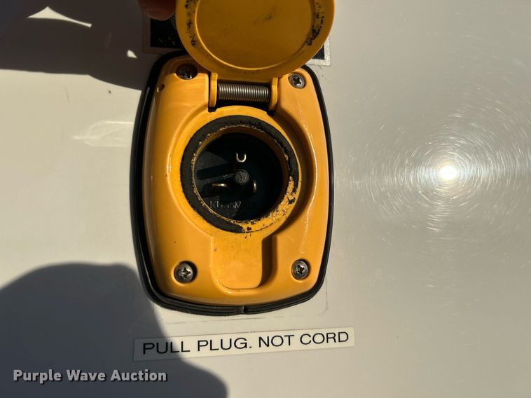 image for item NR9442 2013 Chevrolet Express 4500  ambulance