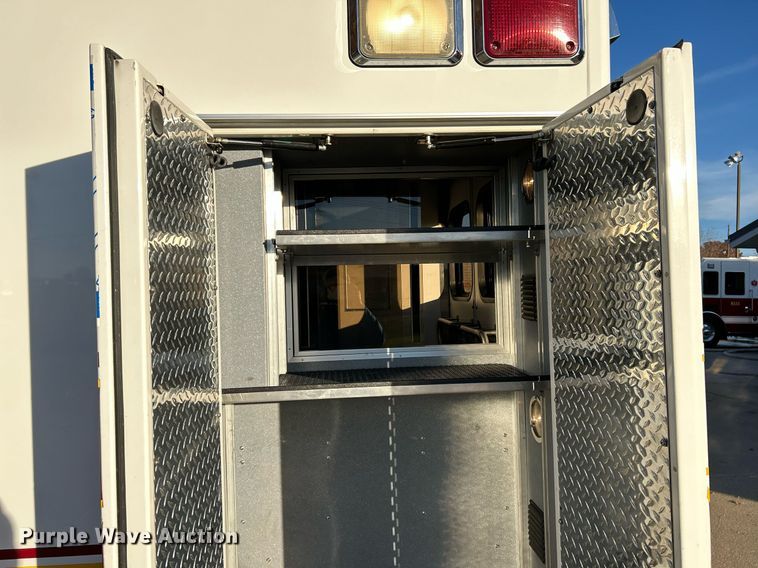 image for item NR9442 2013 Chevrolet Express 4500  ambulance