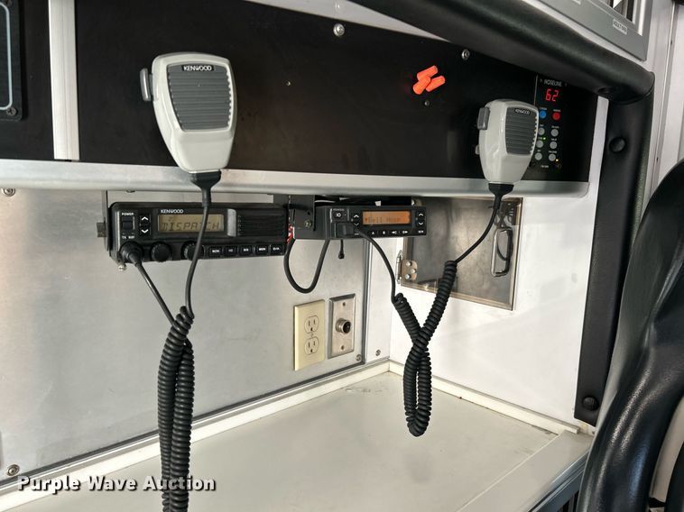 image for item NR9442 2013 Chevrolet Express 4500  ambulance