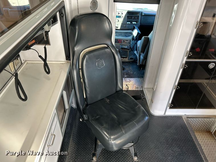 image for item NR9442 2013 Chevrolet Express 4500  ambulance