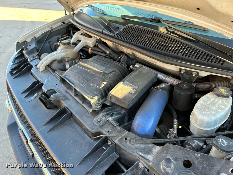 image for item NR9442 2013 Chevrolet Express 4500  ambulance