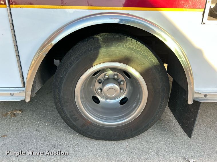 image for item NR9442 2013 Chevrolet Express 4500  ambulance