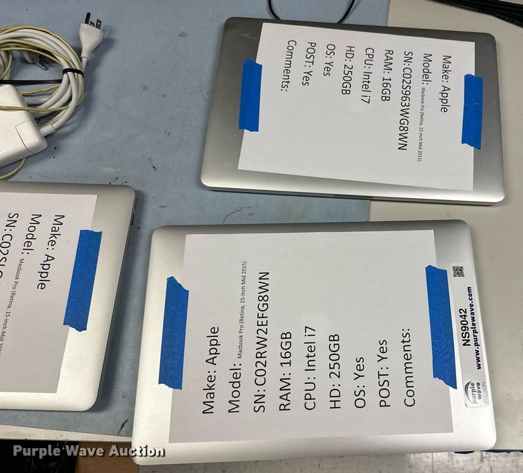 image for item NS9042 (8) MacBook Pro laptops