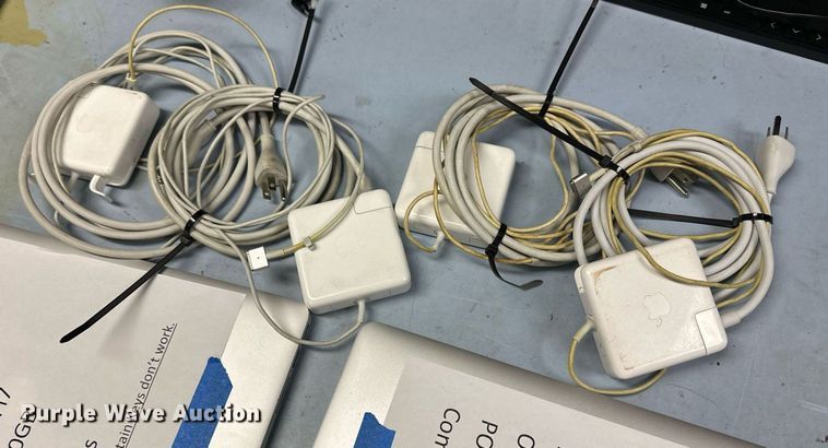 image for item NS9042 (8) MacBook Pro laptops