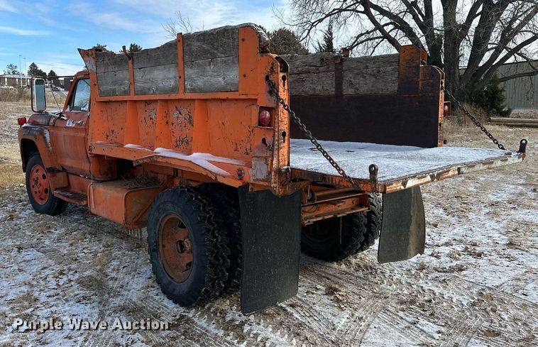 image for item NS9070 1973 Ford F600  dump truck