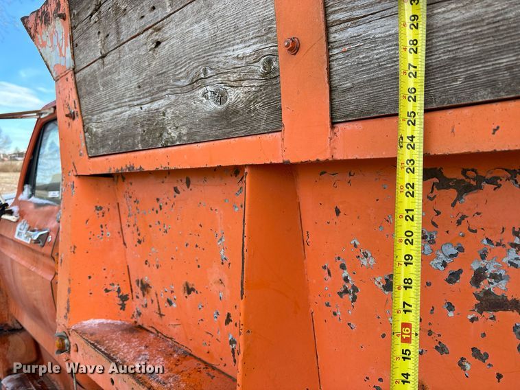 image for item NS9070 1973 Ford F600  dump truck