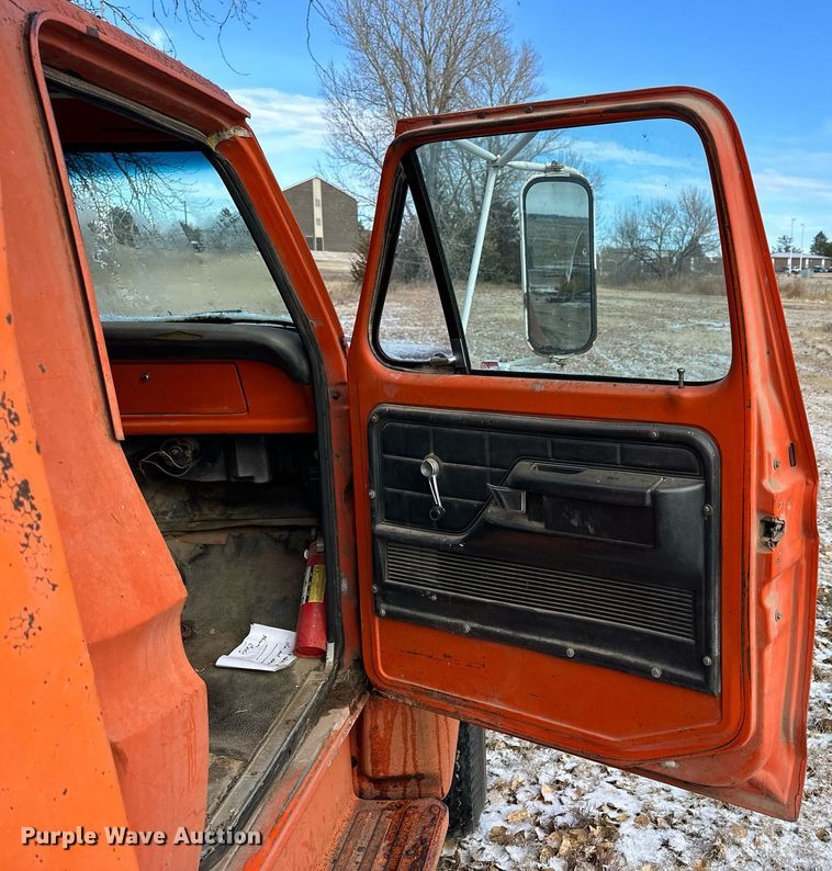 image for item NS9070 1973 Ford F600  dump truck
