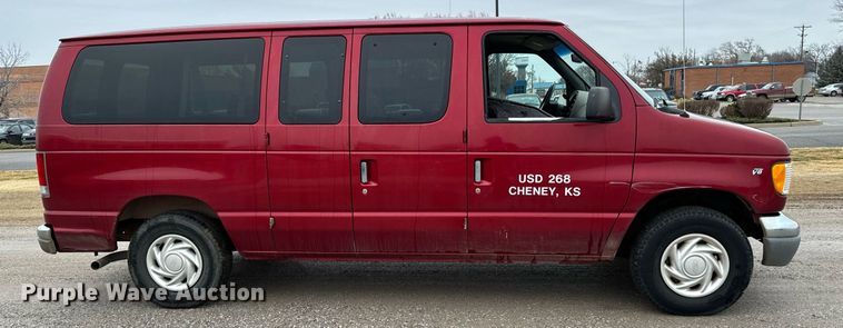 image for item NX9989 1998 Ford Club Wagon  van