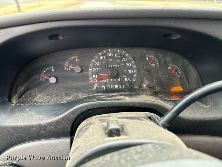 image for item NX9989 1998 Ford Club Wagon  van