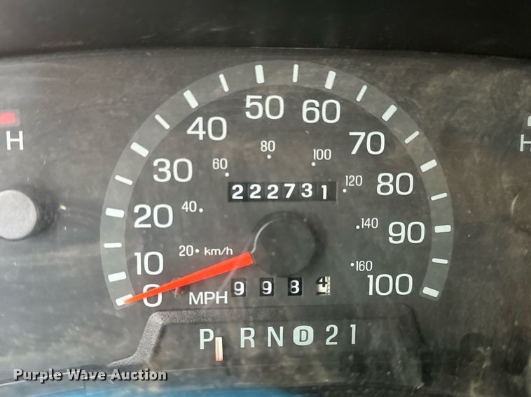 image for item NX9989 1998 Ford Club Wagon  van