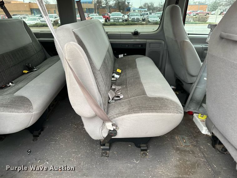 image for item NX9989 1998 Ford Club Wagon  van