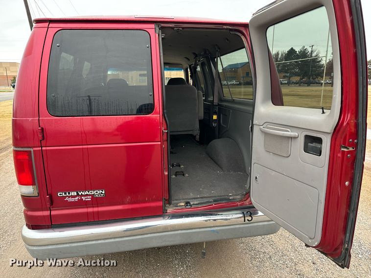 image for item NX9989 1998 Ford Club Wagon  van