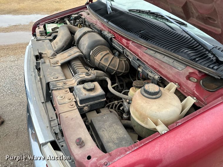 image for item NX9989 1998 Ford Club Wagon  van