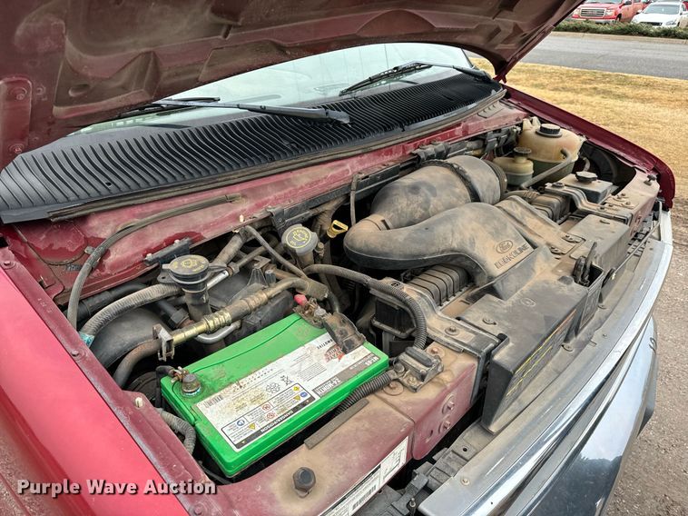 image for item NX9989 1998 Ford Club Wagon  van