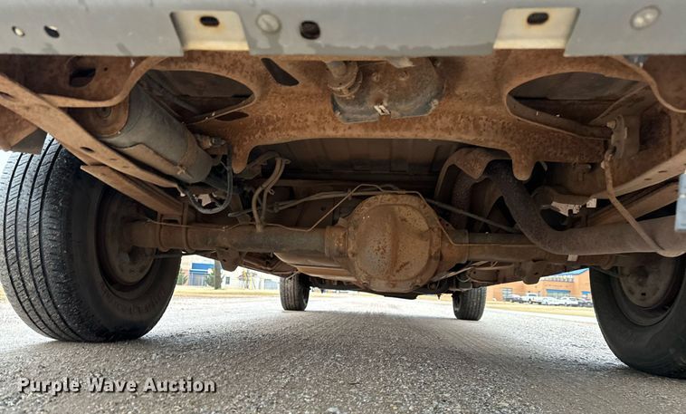 image for item NX9989 1998 Ford Club Wagon  van