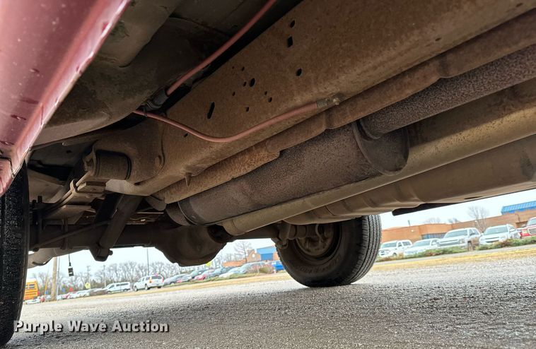 image for item NX9989 1998 Ford Club Wagon  van