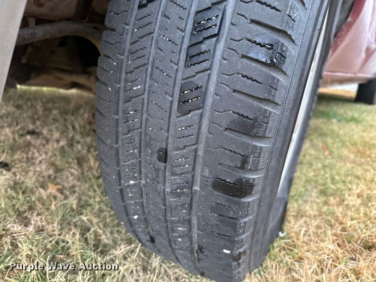 image for item NX9989 1998 Ford Club Wagon  van