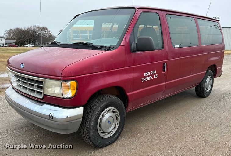 image for item NX9990 1995 Ford Club Wagon  van