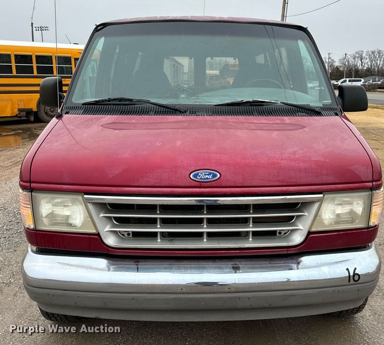 image for item NX9990 1995 Ford Club Wagon  van