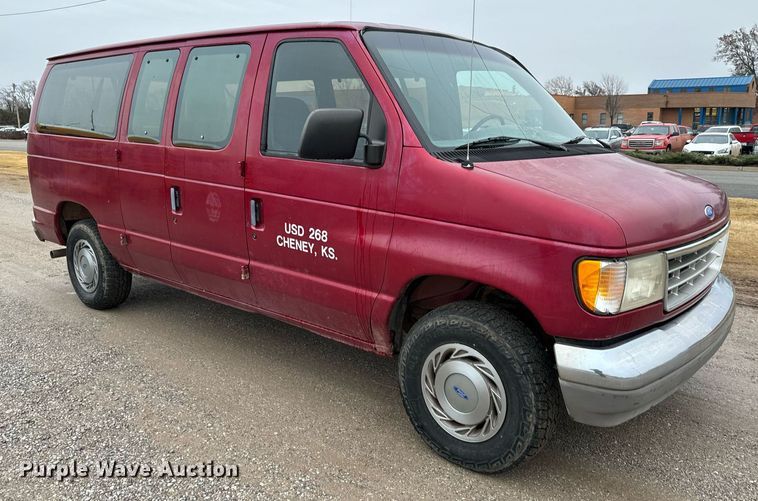 image for item NX9990 1995 Ford Club Wagon  van