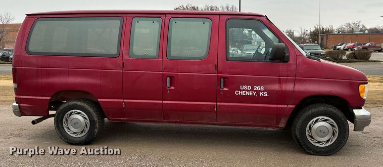 image for item NX9990 1995 Ford Club Wagon  van