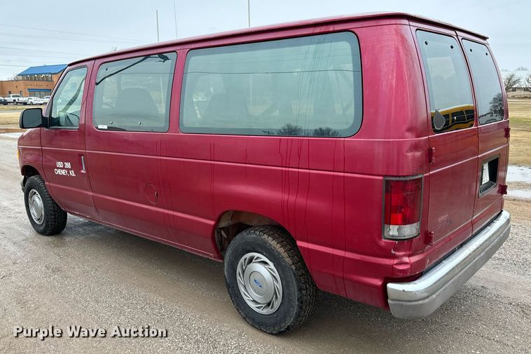 image for item NX9990 1995 Ford Club Wagon  van