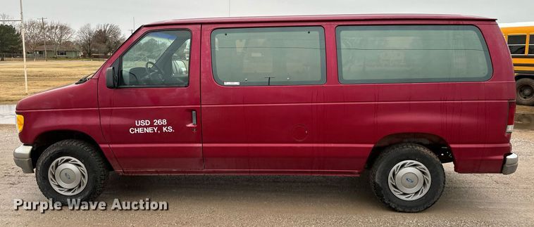 image for item NX9990 1995 Ford Club Wagon  van