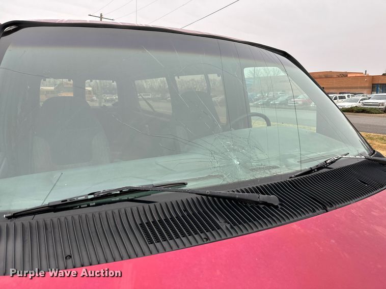 image for item NX9990 1995 Ford Club Wagon  van