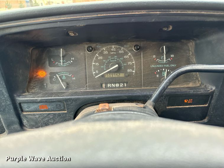 image for item NX9990 1995 Ford Club Wagon  van