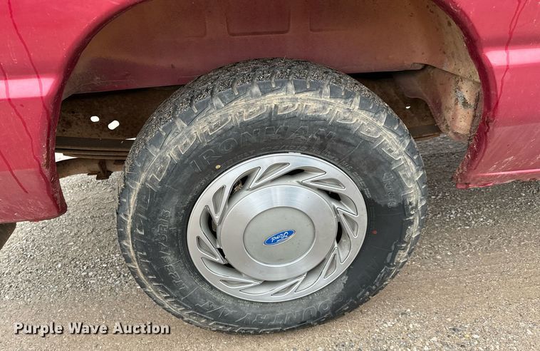 image for item NX9990 1995 Ford Club Wagon  van