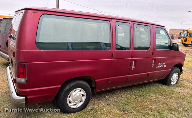 image for item NX9991 1996 Ford Club Wagon  van