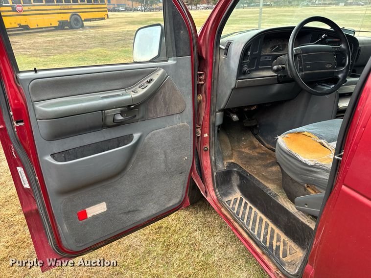 image for item NX9991 1996 Ford Club Wagon  van