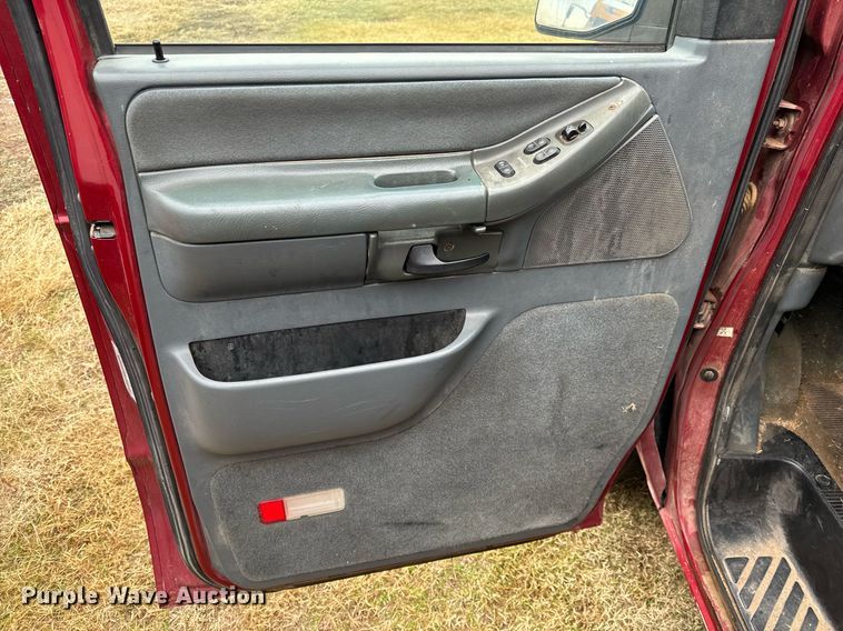 image for item NX9991 1996 Ford Club Wagon  van