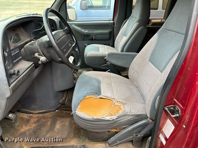 image for item NX9991 1996 Ford Club Wagon  van