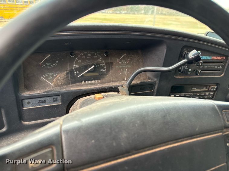 image for item NX9991 1996 Ford Club Wagon  van