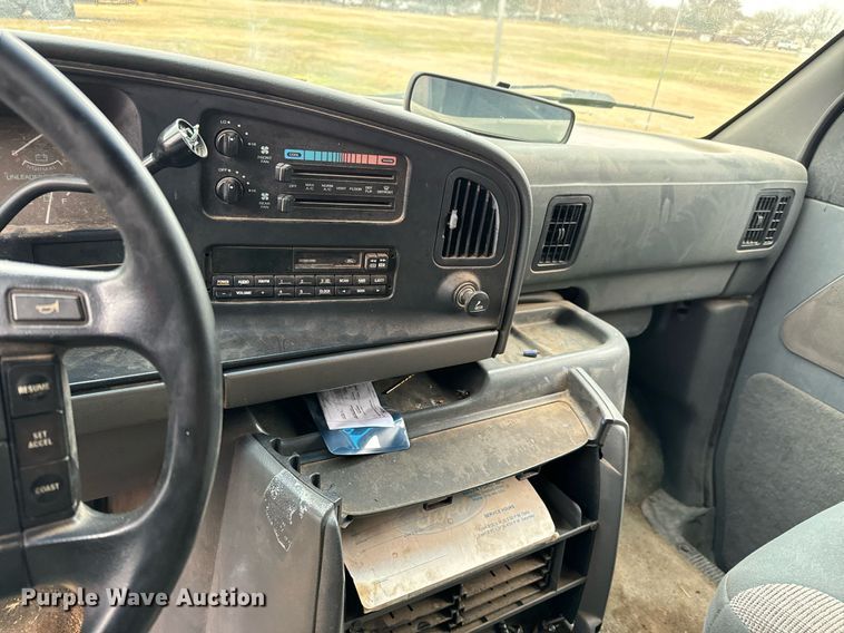 image for item NX9991 1996 Ford Club Wagon  van