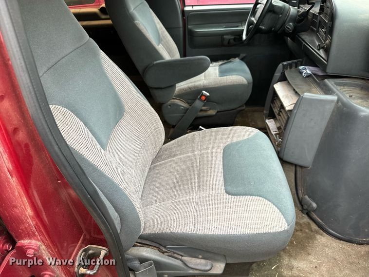 image for item NX9991 1996 Ford Club Wagon  van