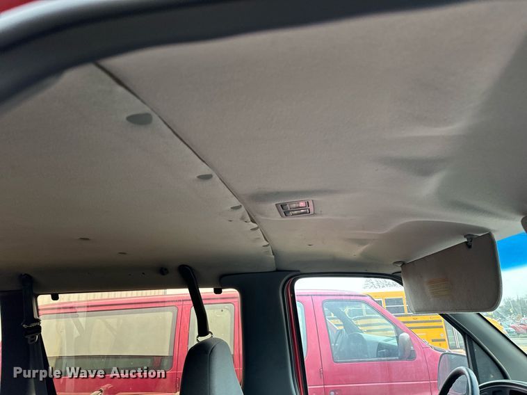 image for item NX9991 1996 Ford Club Wagon  van