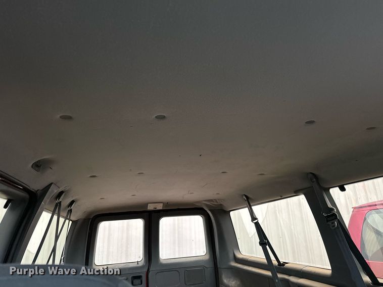 image for item NX9991 1996 Ford Club Wagon  van