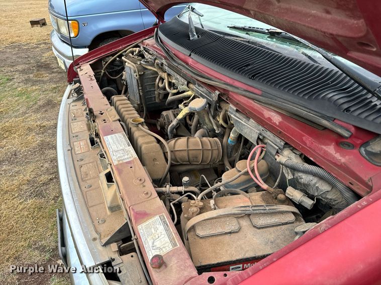 image for item NX9991 1996 Ford Club Wagon  van