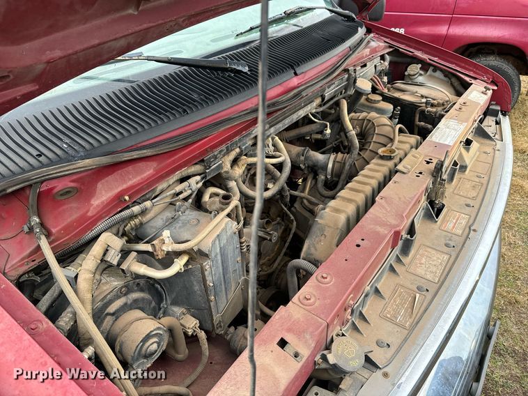 image for item NX9991 1996 Ford Club Wagon  van