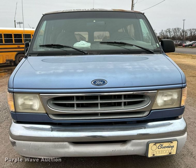 image for item NX9992 1997 Ford Club Wagon  van