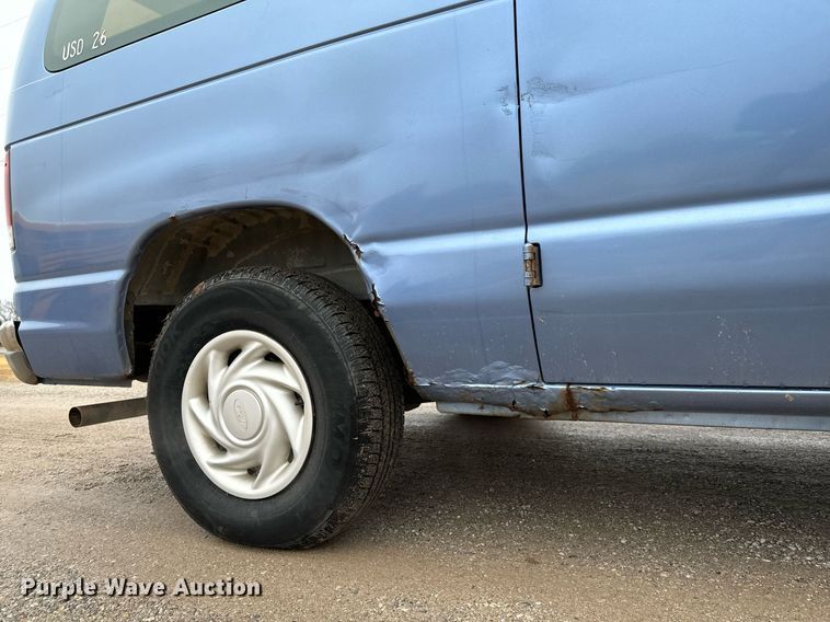 image for item NX9992 1997 Ford Club Wagon  van