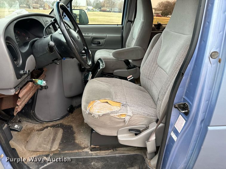 image for item NX9992 1997 Ford Club Wagon  van