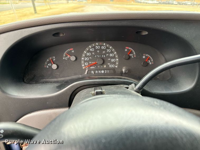 image for item NX9992 1997 Ford Club Wagon  van