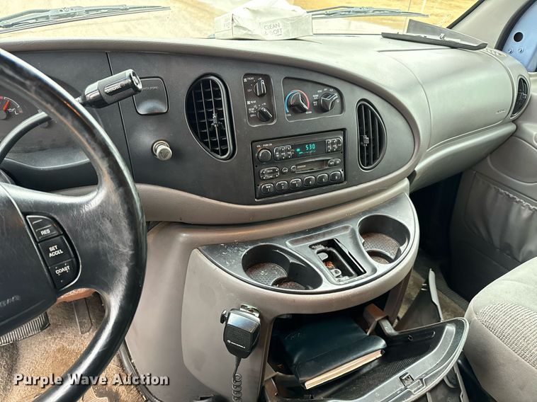 image for item NX9992 1997 Ford Club Wagon  van