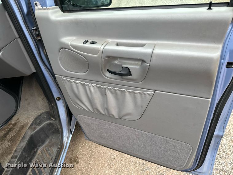 image for item NX9992 1997 Ford Club Wagon  van