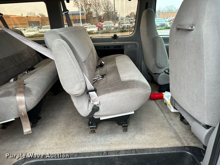 image for item NX9992 1997 Ford Club Wagon  van